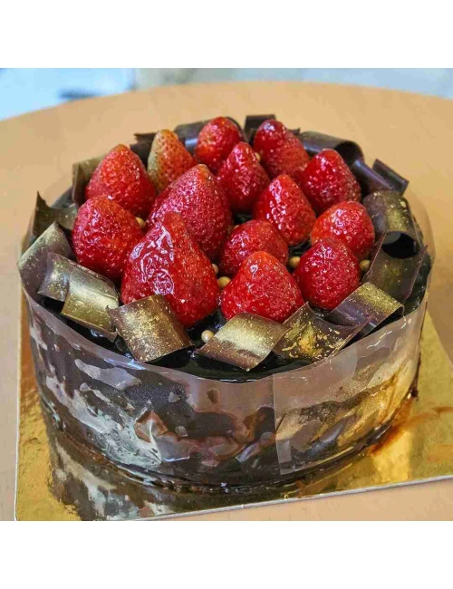 Choc Devil Cake wıth Fresh Strawberry