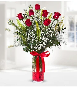 7 Red Rose in Vase