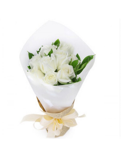9 White Roses Boquet
